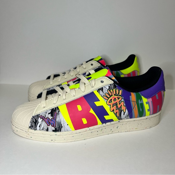 Adidas Superstar Pride Men’s 9 - Picture 2 of 9